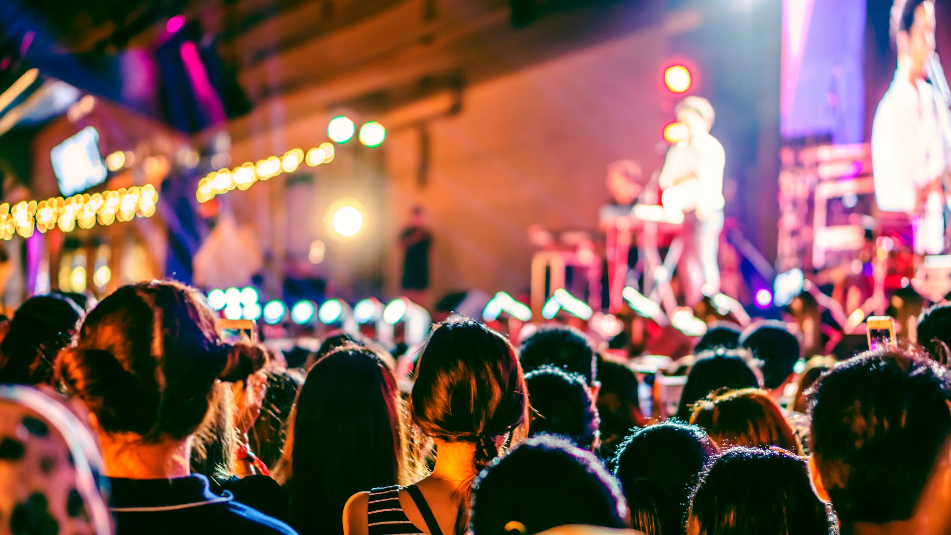 Femme Collaborative Evénements culturels à ne pas manquer