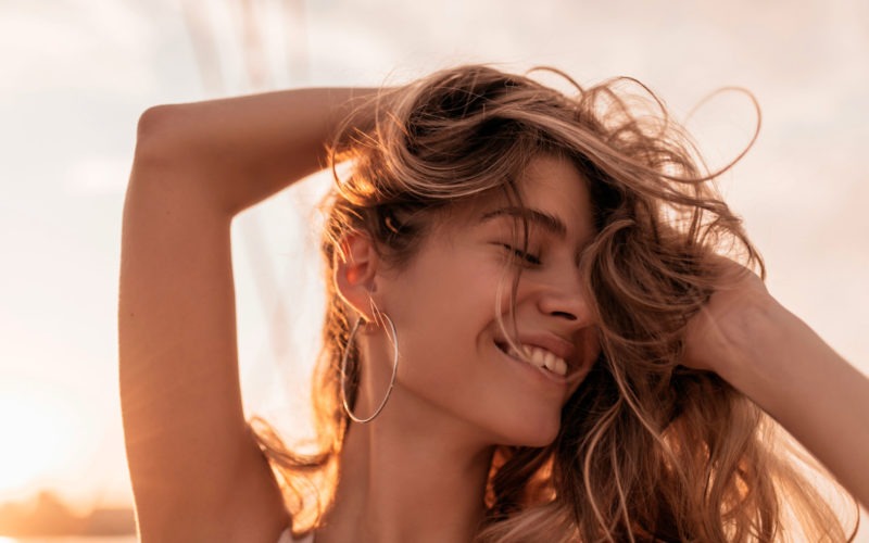 Les Clés d’une Chevelure de Rêve : Routine et Soins Capillaires