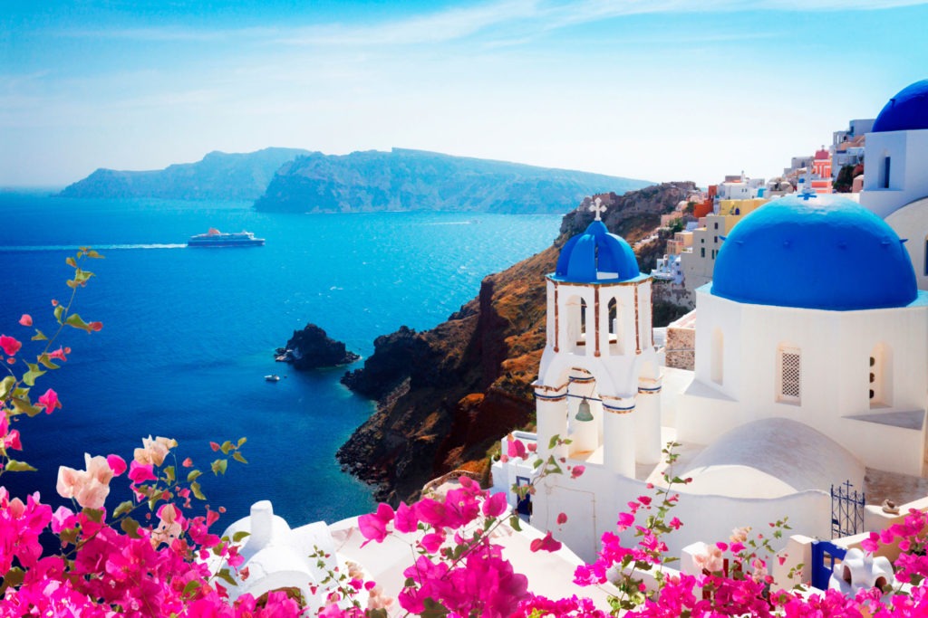 Femme Collaborative Voyage Les Plus Belles Destinations du Monde santorin-grece